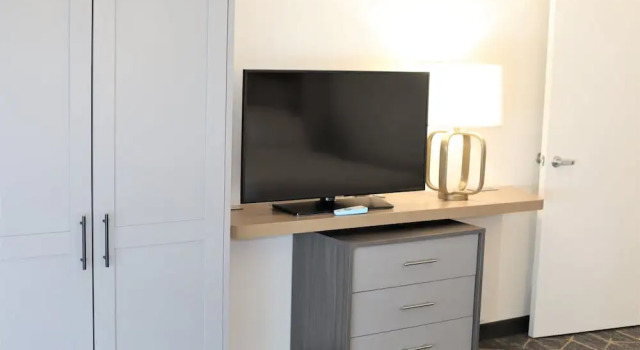 Люкс с 2 комнатами Holiday Inn & Suites St. Cloud by IHG