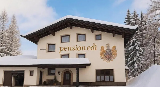 Pension Edi, Rezerwuj Hotel Hotele w Tyrol z parkingiem, Parking