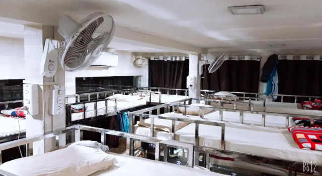 Кровать в общем номере (мужской номер) Shree Mahakali Guest House & Dormitory