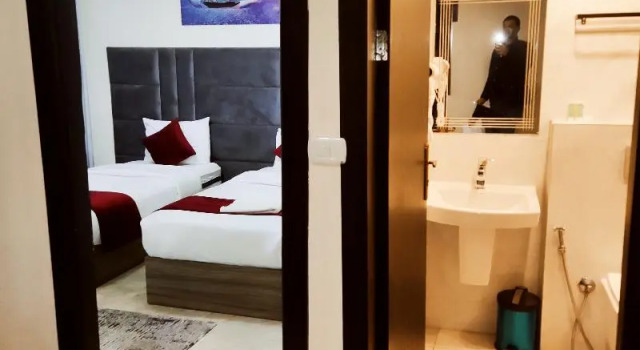 Полулюкс Deluxe Отель Golden Hotel