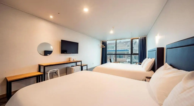 Четырёхместный номер Deluxe Sunrise Hotel Seopjikoji