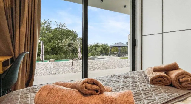 Villa Alisia, Đặt Biệt thự Nhà tranh ở Perci, Nhà tranh