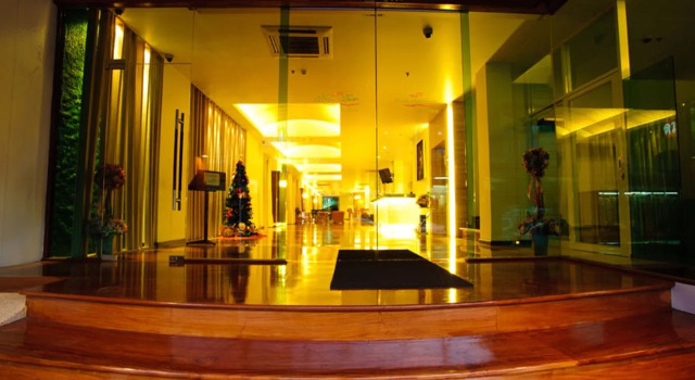 Much Che Manta Boutique Hotel, Varaa Boutique-hotelli Hotellit North-Eastern Thailand pysäköinnillä, Pysäköinti