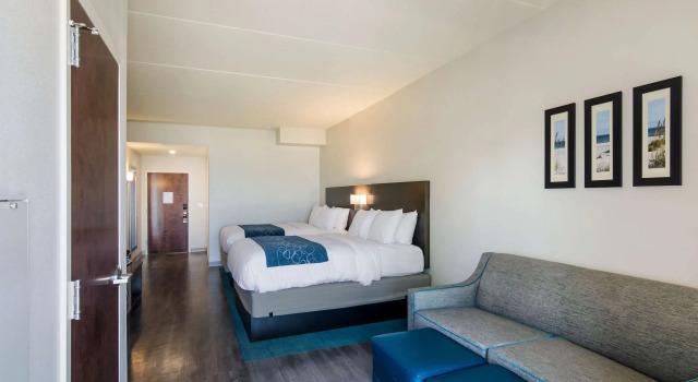 Четырёхместный люкс Comfort Inn & Suites Gulf Shores East Beach near Gulf State Park