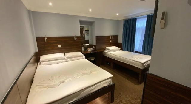 Трёхместный номер Standard Crestfield Hotel