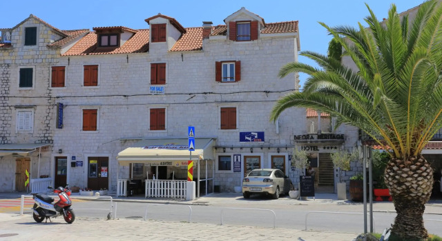 Apartments by the sea Trogir - 18953, Varaa Huoneisto Hotellit Split-Dalmatia pysäköinnillä, Pysäköinti