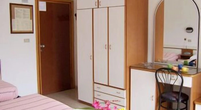 Четырёхместный номер Standard с балконом Hotel Haway