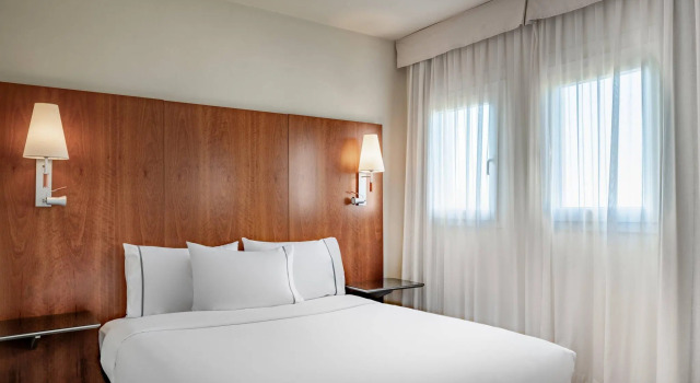 Двухместный номер Standard AC Hotel La Línea by Marriott
