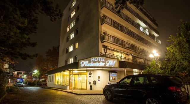 Трёхместный номер Standard Norderstedter Hof by Centro Comfort