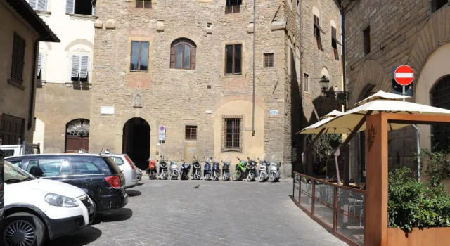 Oasis in the heart of Florence, Забронировать Отель Флоренция Тоскана, рядом с Площадь Кафедрального собора