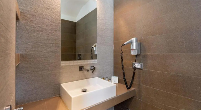 Семейный полулюкс Daphne Suites