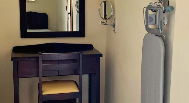 Трёхместный номер Classic с балконом 24 Seven Boutique Hotel