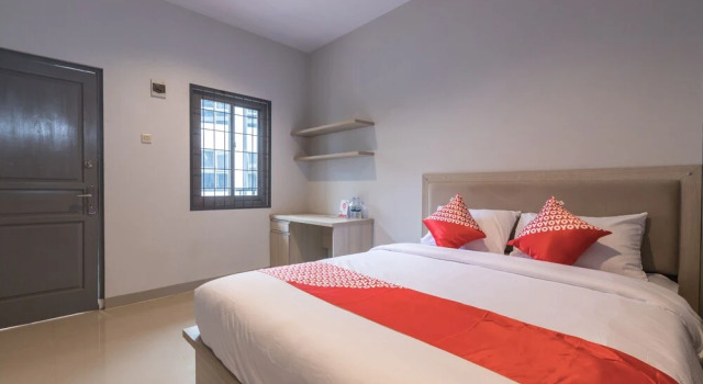 Urban Residence by OYO Rooms