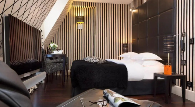 Полулюкс с красивым видом из окна Hotel Ares Eiffel
