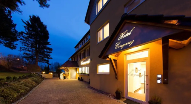Hotel - Restaurant Sonneneck, Забронировать Отель Дорнштеттен Landkreis Karlsruhe