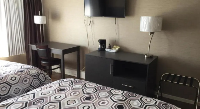 Четырёхместный номер Standard Dalewood Inn