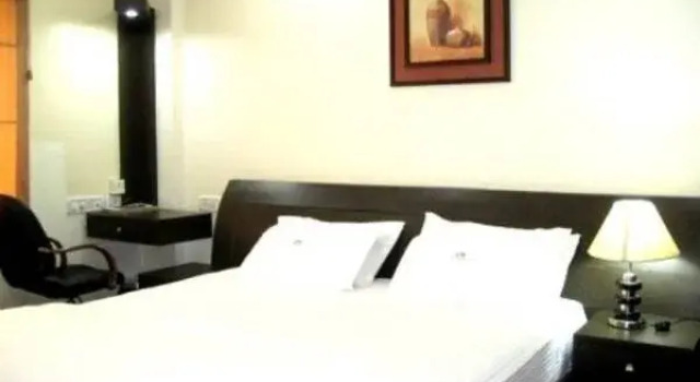 Lotus Suites, Забронировать Отель Бизнес-отели штата Карнатаки, 4* 5*