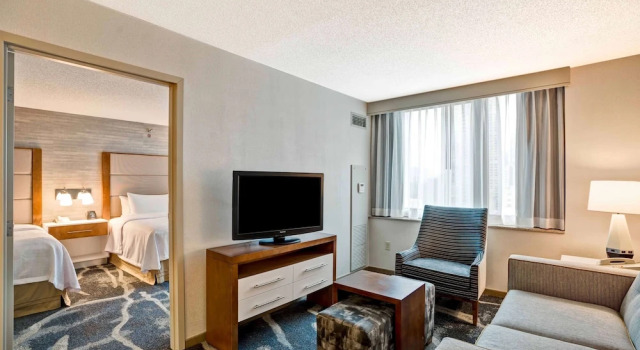 Четырёхместный люкс Accessible Homewood Suites by Hilton Chicago-Downtown