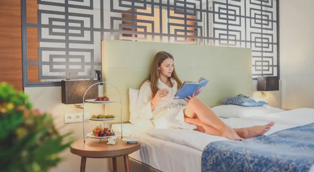 Полулюкс с балконом Nuhr Medical - Hotel & Restaurant - Ab 3 Nächten im Zeitraum vom 06 Juli bis 30 August genießen Sie pro Person eine kostenlose Massage-Unser Naturteich steht Ihnen täglich von 10 Uhr bis 18 Uhr zur Verfügung inklusive Getränke