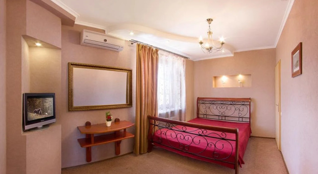 Pantagruel, Boek Hotel Kremenchug Poltava