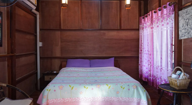 Settee Homestay