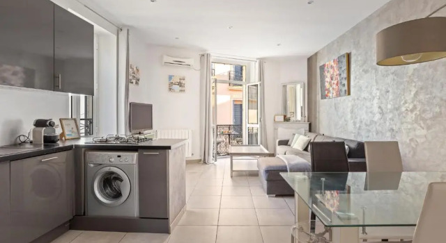 Appartement 2P centre de Cannes avec balcon, Забронировать Апартаменты/квартира Отели Канн с парковкой, рядом с Le Croisette Casino Barriere de Cannes, Парковка