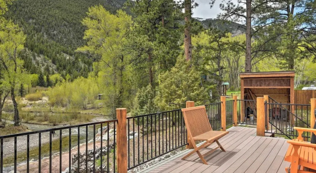 Коттедж с 5 комнатами с балконом Casa Immaculata on Chalk Creek w/ Views!