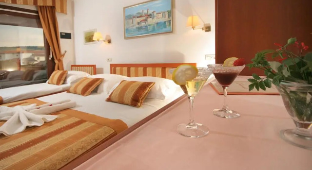 Трёхместный номер Standard с балконом Hotel Trogirski Dvori