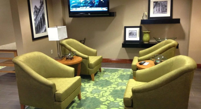 Hampton Inn Covington, Buchen Sie Hotel Covington Louisiana