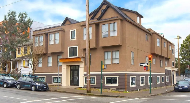 Cozy 2BR in Downtown Vancouver by Namastay, Забронировать Отель Ванкувер Lower Mainland British Columbia, рядом с Район Страткона
