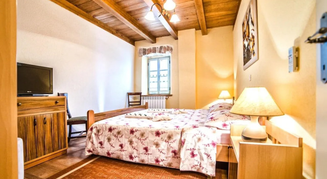 Charming Villa Only 10 Minutes Drive From the sea, Забронировать Вилла Отели Ровиньско села с бассейном, Бассейн