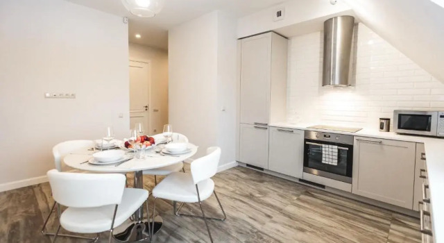 Апартаменты Superior с 2 комнатами с балконом Отель Riga Lux Apartments - Skolas