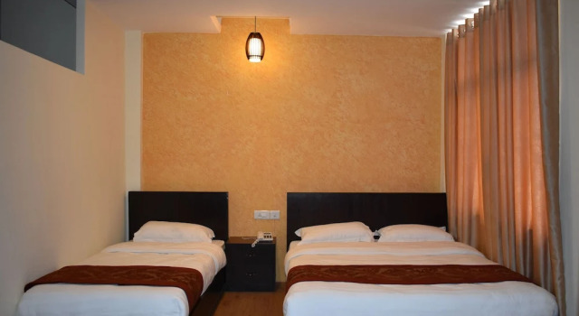 Полулюкс Hotel Hema