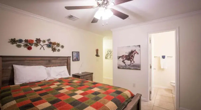 Номер Standard Waterwheel Hideaway - Cozy Condo for 6 With Resort-style Amenities