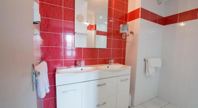 Трёхместный номер Standard Hôtel du Lion dOr