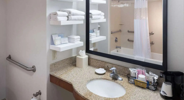 Номер Standard Hampton Inn & Suites Tulare