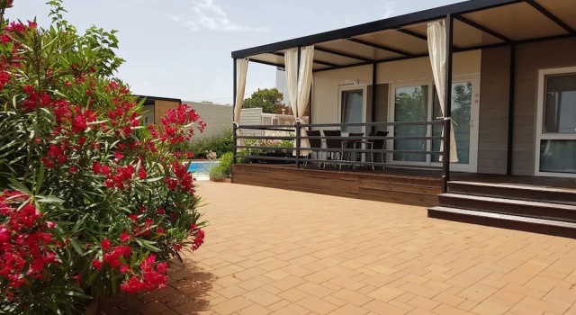 Mobile homes Suha Punta, Varaa Hotelli Hotellit Kvarner Islands uima-altaalla, Uima-allas