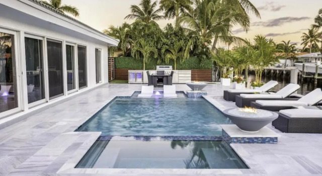 Upscale Pompano Beach Getaway home, 3 bed, 2 bath, Sleeps 8