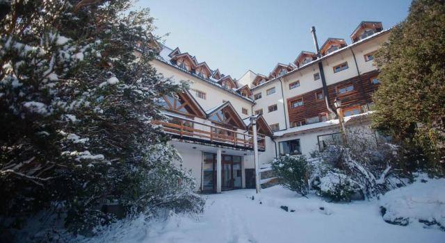Hotel Amancay, Забронировать Отель Отели Сан-Карлос-де-Барилоче 3 звезды, рядом с Полуостров Льяо-Льяо, 3*