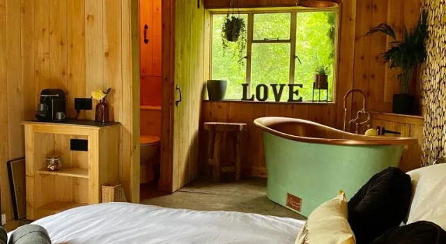 Bee Bole Cabin, Забронировать Кемпинг Отели в центре Монмут, в центре