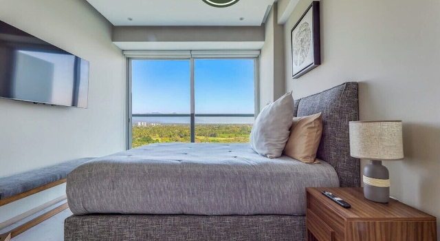 Luxury 3 BR Condo - Beach Access 1 Block Away, Boek Hotel Bucerías 