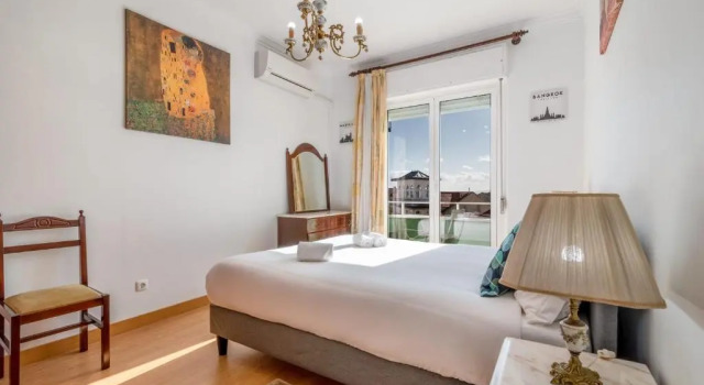 Апартаменты Bright Flat for 6 in Central Graça by GuestReady