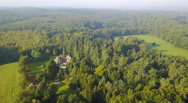 Landgoed Dennenholt - 5 unique holiday homes, Rezerwuj Hotel Hotele w Veluwe z parkingiem, Parking