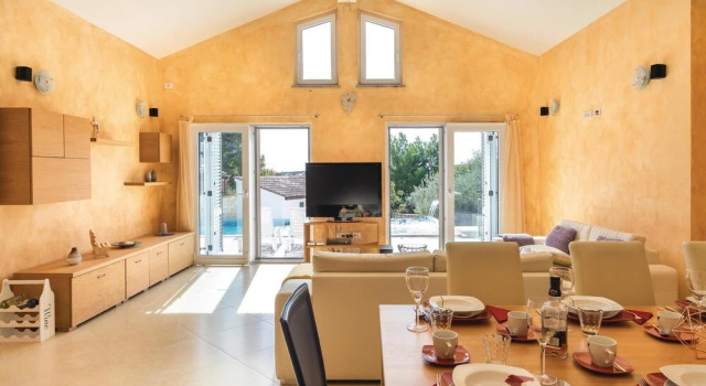 Amazing Home in Medulin With Wifi and 6 Bedrooms