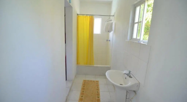 Holiday Home - Guest House, Забронировать Гостевой дом Отели Порт-Антонио с парковкой, Парковка