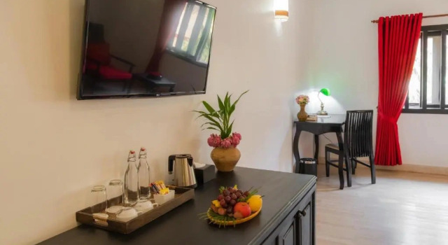 Номер Standard с видом на бассейн Отель Pandora Suite D'Angkor