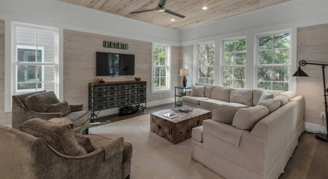 Sea Echo - Beautiful Home in Seagrove Beach! Community Pool! Dual Masters!