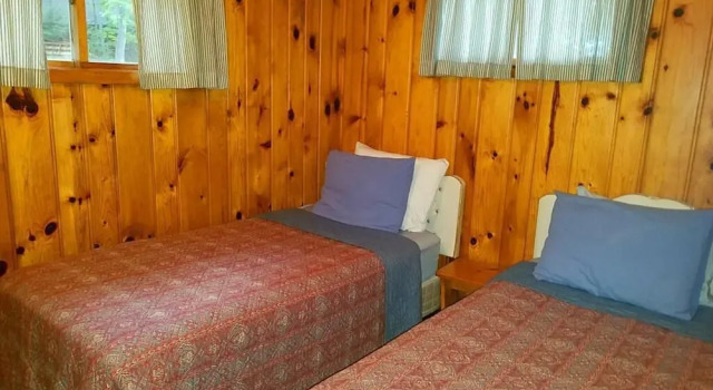 Hidden Harbor Resort- Moorings 2 Bedroom Condo, Varaa Hotelli Woodruff USA
