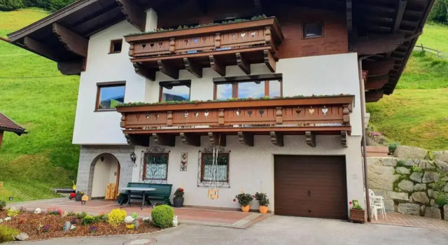Апартаменты Hinterreithlehen - Ferienwohnung am Bauernhof