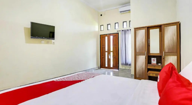 SPOT ON 90882 Sari Homestay Near Garuda Wisnu Kencana, Prenota Hotel Hotel a Bali con parcheggio, Parcheggio